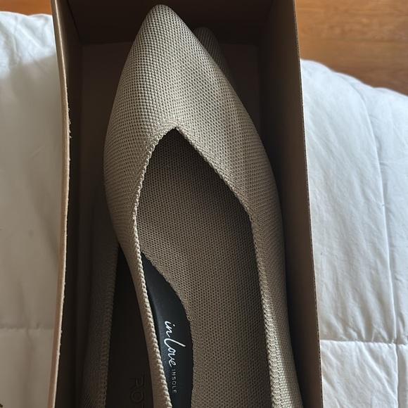 NEW Rothy's “The Point” Tan Pointed-Toe Flats with V-Cut Design - Picture 5 of 5